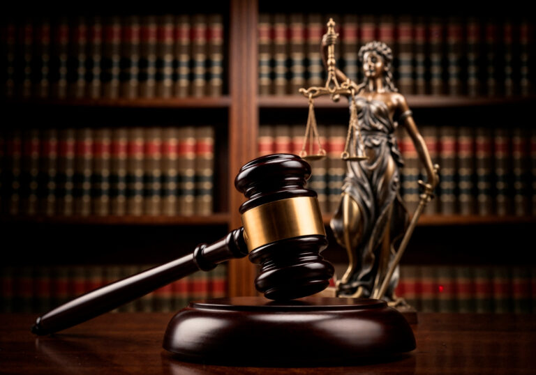 Commercial Arbitration vs. Court Litigation: A Strategic Blueprint for Dispute Resolution